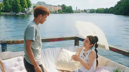 Uferpark - Gute Zeiten, wilde Zeiten Zwei auf einem Floß