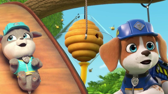 Rubble & Crew Die Crew baut einen Bücher-Tunnel