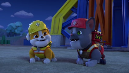 Rubble & Crew Die Crew baut ein Schlummer-Bett für Charger