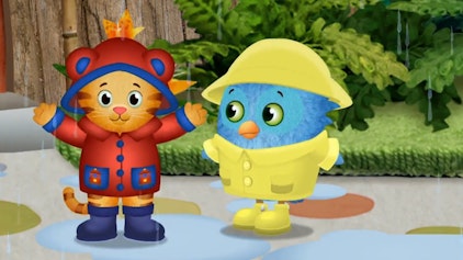 Der kleine Tiger Daniel Daniel bekommt eine Spritze / Daniel und Huhu spielen im Regen