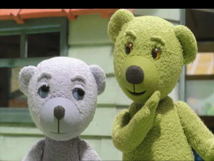 Benedikt, der Teddybär Autorennen